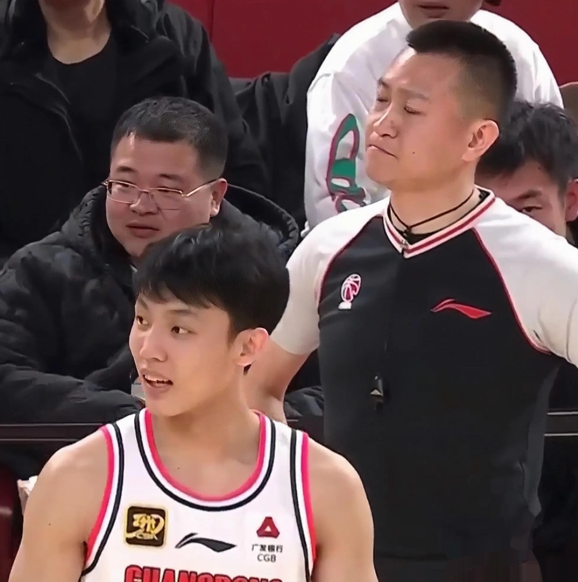 开云-CBA常规赛清晨再迎强敌，费耶诺德回应争议，主帅态度——气氛紧张，纪律约束更严格的简单介绍-开云